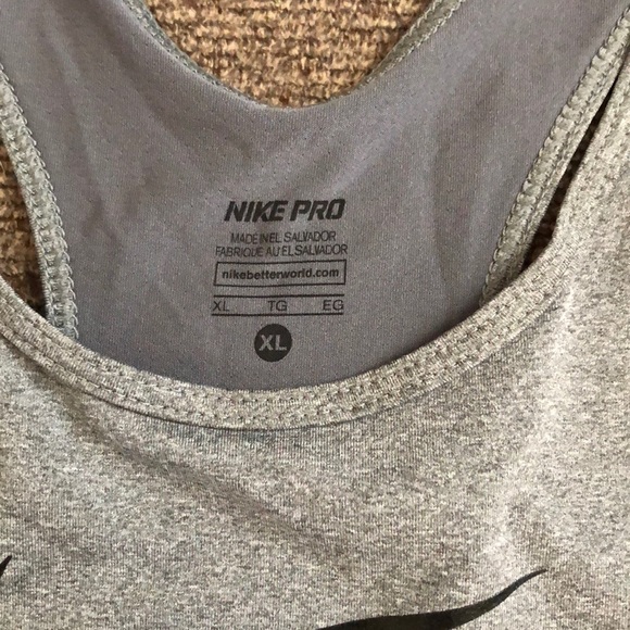 Nike Workout Top - Picture 2 of 3